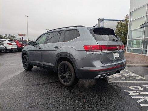 Used 2025 Volkswagen Atlas SE w/ Panoramic Sunroof Package image 7