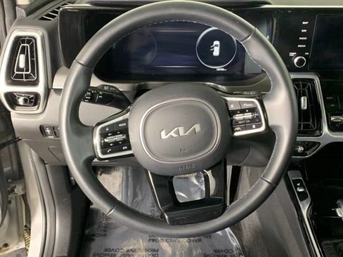 Used 2023 Kia Sorento SX image 19