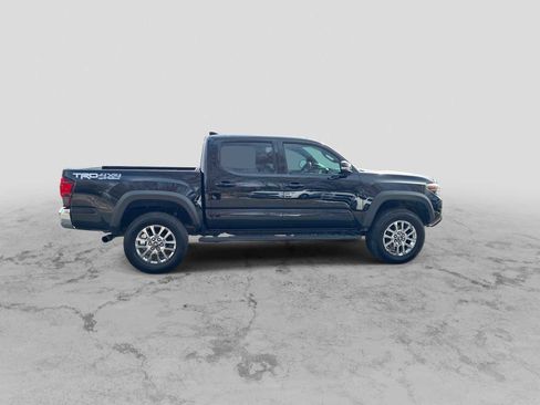 Used 2019 Toyota Tacoma TRD Off-Road image 9