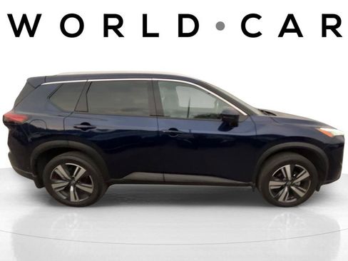 Used 2024 Nissan Rogue SL w/ SL Premium Package FWD image 3