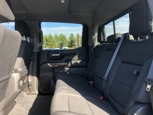 Used 2021 Chevrolet Silverado 1500 LT Trail Boss w/ Convenience Package II image 11