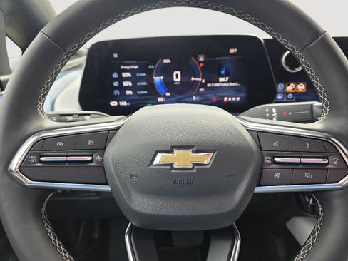 Used 2025 Chevrolet Equinox EV LT image 15