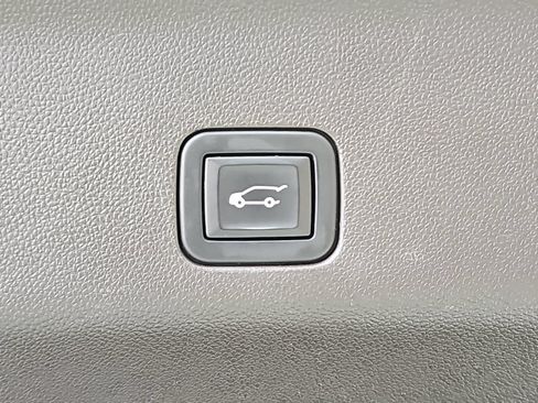Used 2021 Cadillac Escalade ESV Premium Luxury AWD/4WD image 12