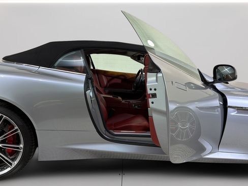 Used 2014 Aston Martin DB9 Volante RWD image 32