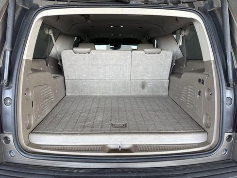 Used 2016 Chevrolet Suburban LT w/ Luxury Package image 19