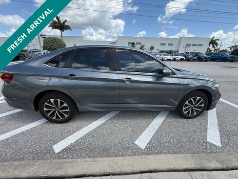 Used 2022 Volkswagen Jetta S image 5