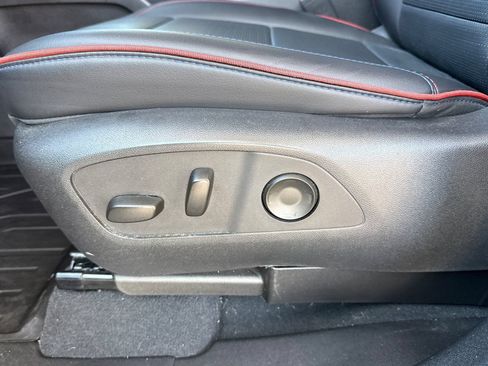 Used 2025 Chevrolet Silverado EV RST AWD/4WD image 18