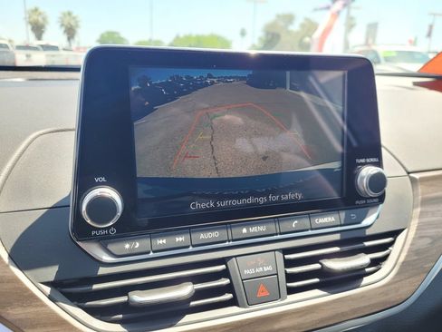 Used 2025 Nissan Altima 2.5 SV FWD image 18