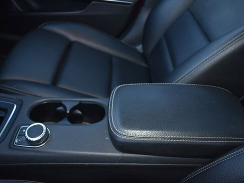 Used 2019 Mercedes-Benz GLA 250 4MATIC image 25