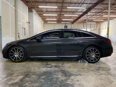 Used 2023 Mercedes-Benz EQS 580 4MATIC Sedan image 2