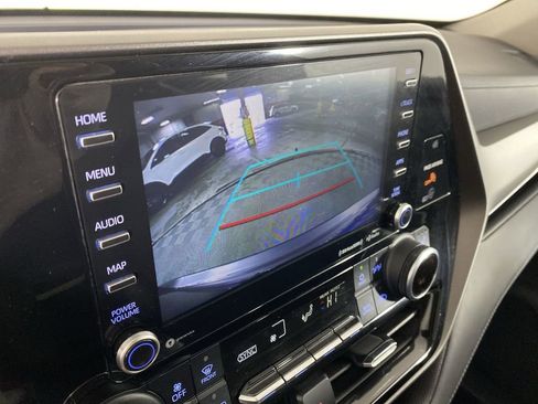 Used 2022 Toyota Highlander XLE image 15