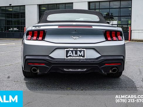 Used 2025 Ford Mustang Premium RWD image 10