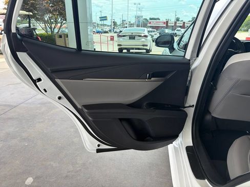 Used 2026 Toyota Camry SE FWD image 11