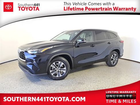 Used 2023 Toyota Highlander XLE image 1