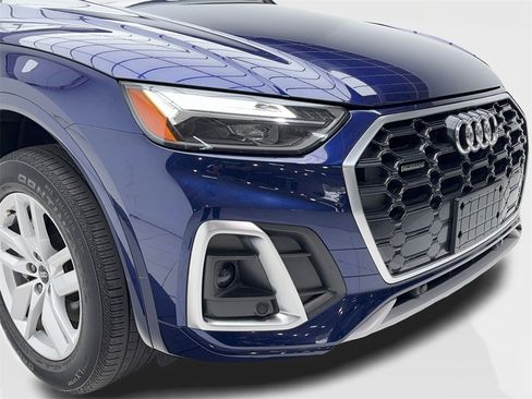 Used 2022 Audi Q5 2.0T Premium w/ Convenience Package image 3