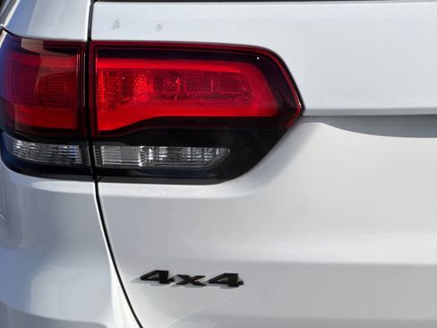 Used 2020 Jeep Grand Cherokee Altitude AWD/4WD image 29