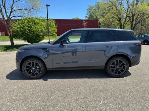 Used 2024 Land Rover Range Rover Sport SE image 2