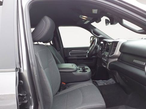 Used 2021 RAM 2500 Big Horn w/ Night Edition AWD/4WD image 9