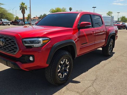 Used 2022 Toyota Tacoma TRD Off-Road AWD/4WD image 4