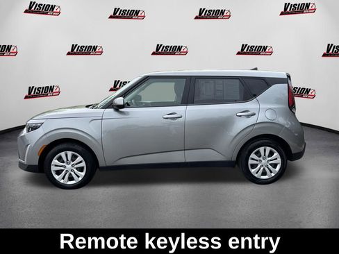 Used 2023 Kia Soul LX FWD image 9