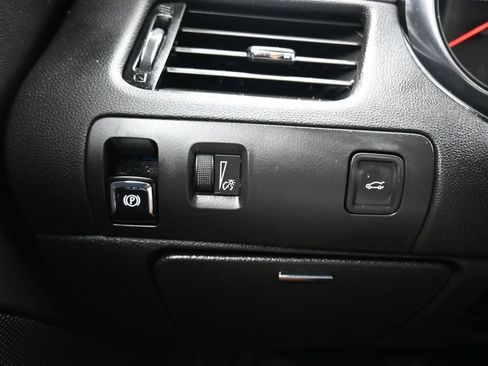 Used 2019 Chevrolet Impala LT FWD image 25