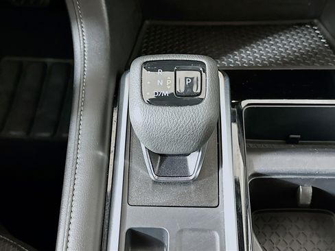 Used 2025 Nissan Pathfinder SV image 24