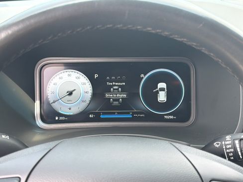 Certified 2022 Hyundai Kona Limited FWD image 27