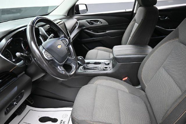 Used 2020 Chevrolet Traverse LT FWD image 16