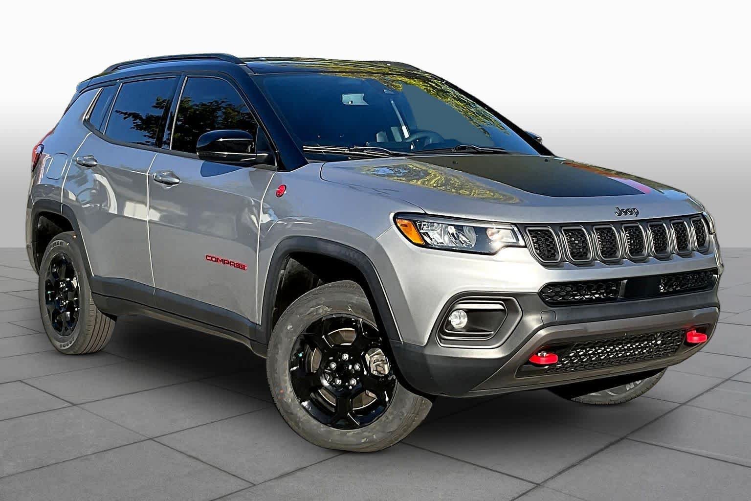 Used 2023 Jeep Compass Trailhawk AWD/4WD image 3