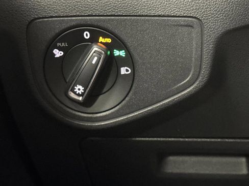 Used 2020 Volkswagen Atlas Cross Sport SEL Premium image 25