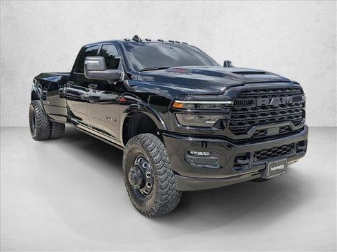 Used 2025 RAM 3500 Limited AWD/4WD image 3