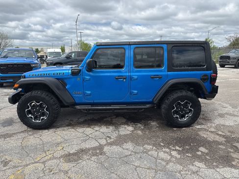 Used 2022 Jeep Wrangler Unlimited Rubicon 4xe w/ Dual Top Group AWD/4WD image 9