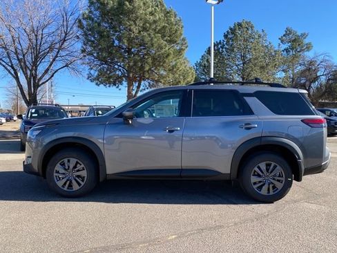 New 2025 Nissan Pathfinder SV image 2