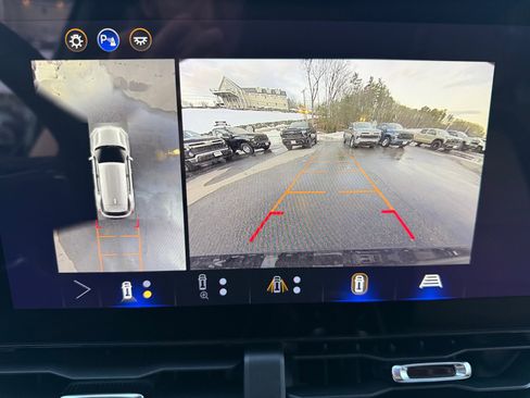 New 2026 Chevrolet Equinox ACTIV w/ Convenience Package III AWD/4WD image 21