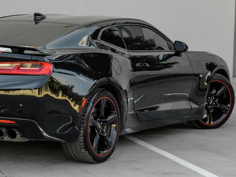 Used 2016 Chevrolet Camaro SS RWD image 6
