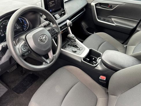 Used 2025 Toyota RAV4 LE image 4