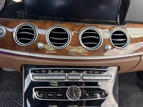 Used 2017 Mercedes-Benz E 300 4MATIC image 45