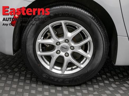 Used 2024 Chrysler Pacifica Touring-L FWD image 31