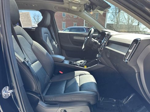 Used 2023 Volvo XC40 B5 Plus w/ Driver Assist Package image 35