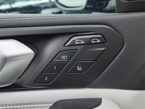 Used 2023 BMW X6 M50i w/ Executive Package image 28