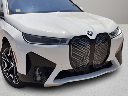 Used 2023 BMW iX M60 w/ Executive Package AWD/4WD image 26
