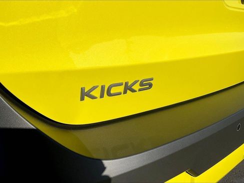 New 2026 Nissan Kicks SR image 12