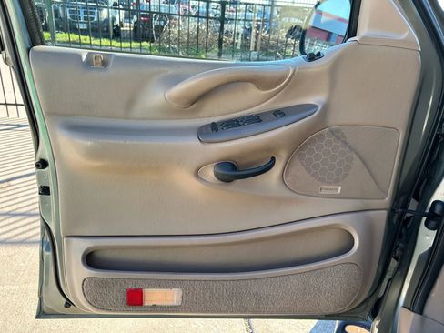 Used 1999 Ford Expedition XLT image 12