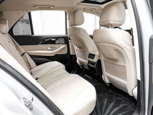 Used 2021 Mercedes-Benz GLE 450 4MATIC w/ AMG Line Exterior image 31