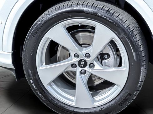 New 2025 Audi Q5 Premium Plus image 24