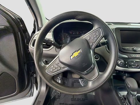 Used 2023 Chevrolet Equinox LS FWD image 13