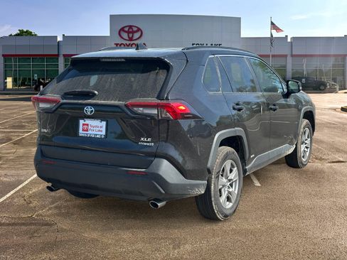Used 2024 Toyota RAV4 XLE w/ Convenience Package AWD/4WD image 7