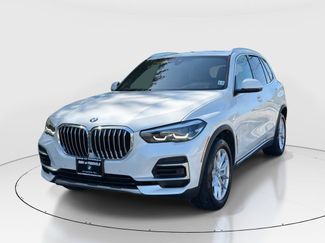 Used 2022 BMW X5 xDrive40i w/ Premium Package AWD/4WD video 1
