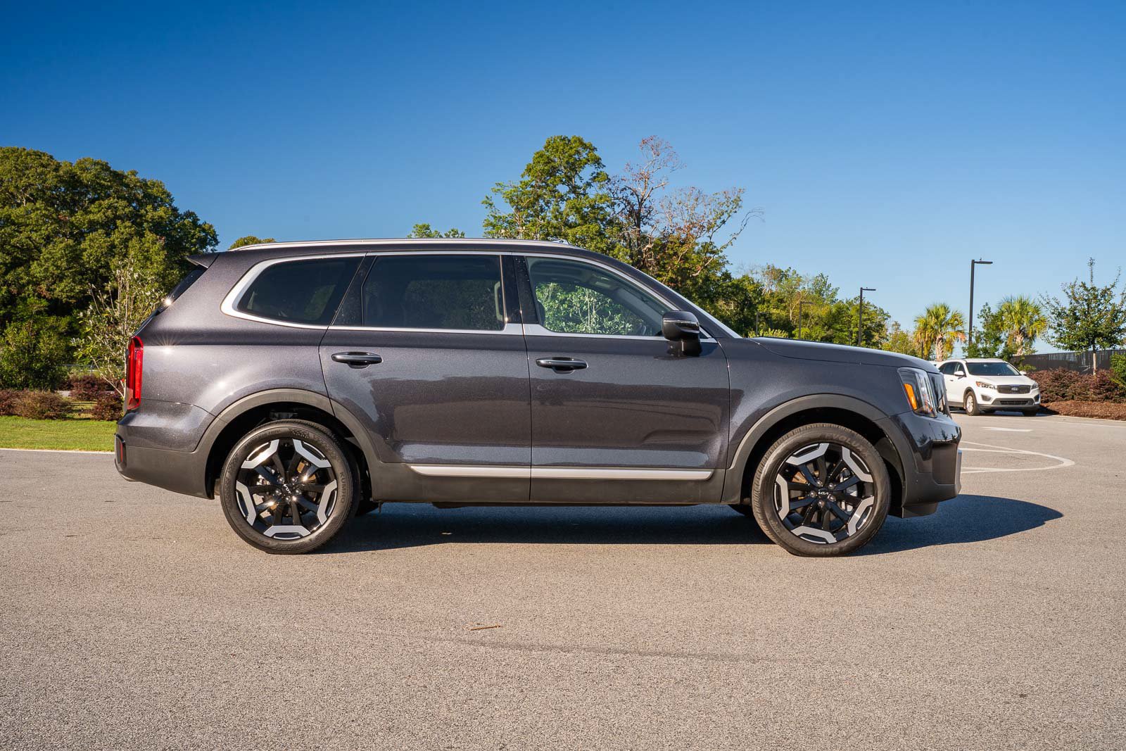 Used 2025 Kia Telluride S FWD image 10