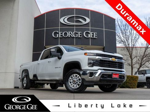 Used 2024 Chevrolet Silverado 2500 LT image 1